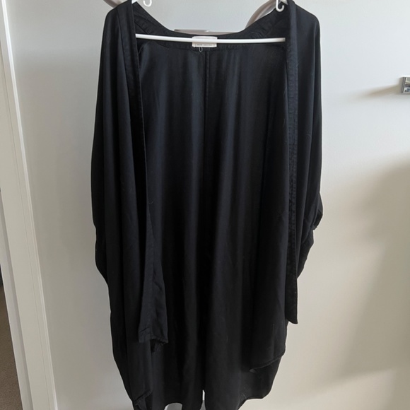 Aritzia Black Azure Skies Aitken Blouse - Picture 2 of 6